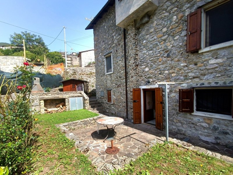 Casa geminada em Vagli Sotto