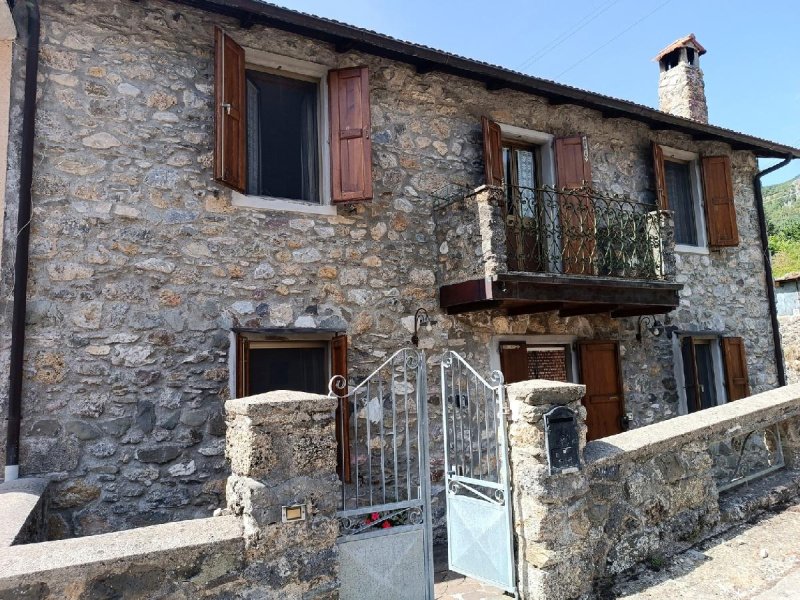 Semi-detached house in Vagli Sotto