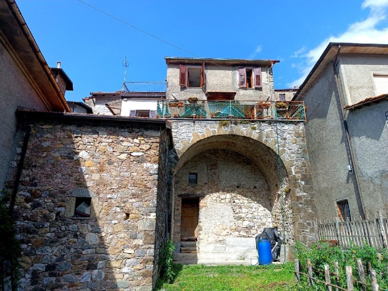 Casa geminada em Minucciano