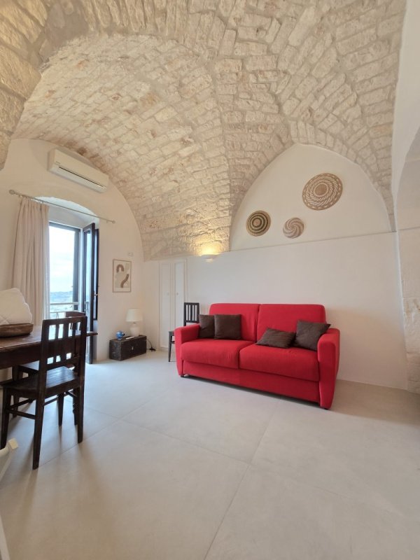 Особняк из двух квартир в Остуни