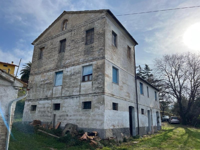 Casa en Serra de' Conti