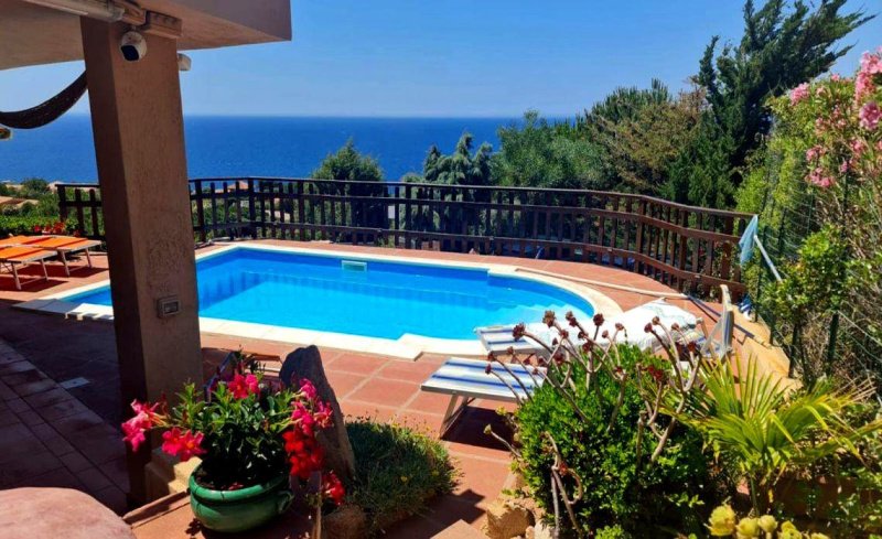 Half-vrijstaande woning in Trinità d'Agultu e Vignola