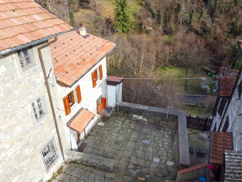 Half-vrijstaande woning in Minucciano