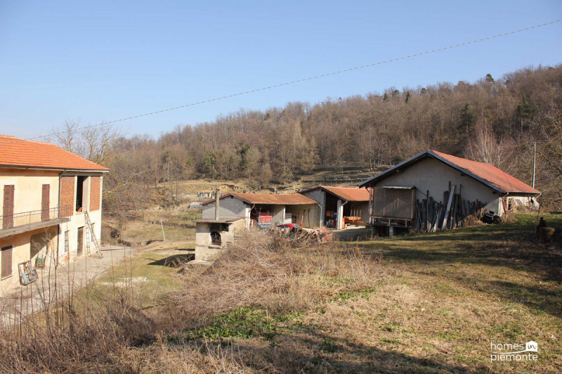 Klein huisje op het platteland in Cortemilia