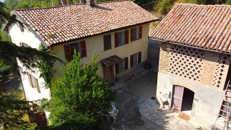 Klein huisje op het platteland in Rocchetta Palafea