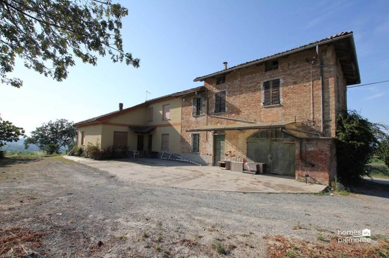 Отдельно стоящий дом в Калоссо