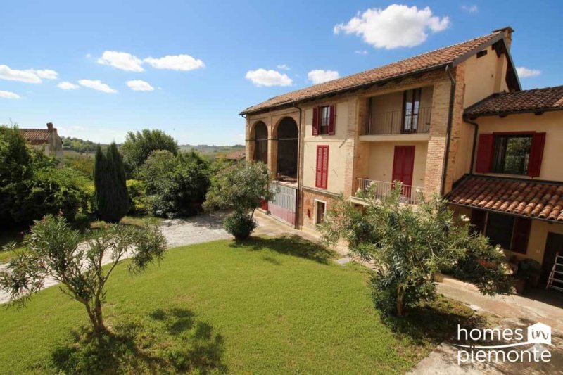 Отдельно стоящий дом в Монтеманьо