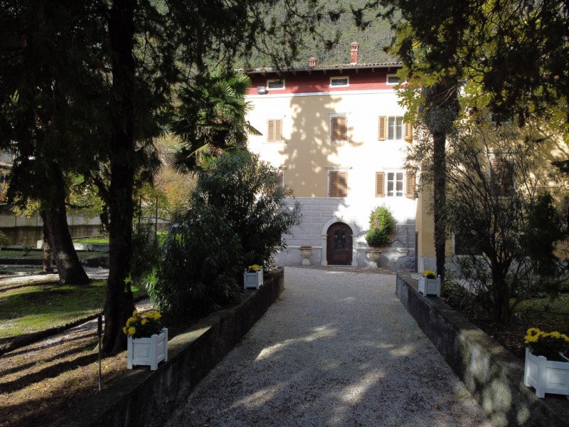 Palace in Avio