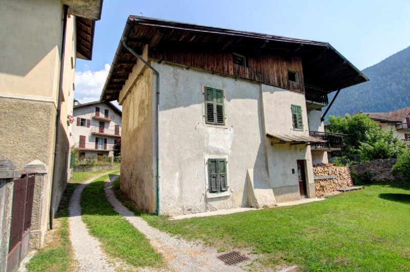 Haus in Porte di Rendena