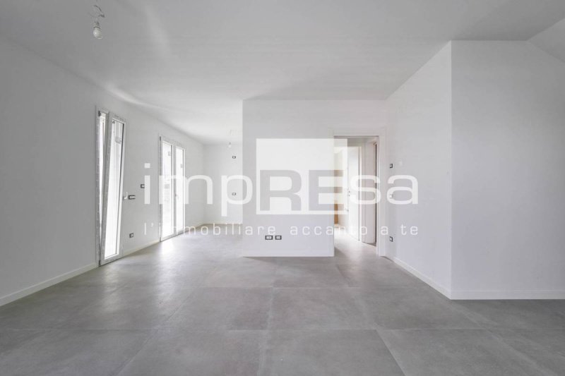 Особняк из двух квартир в Силея