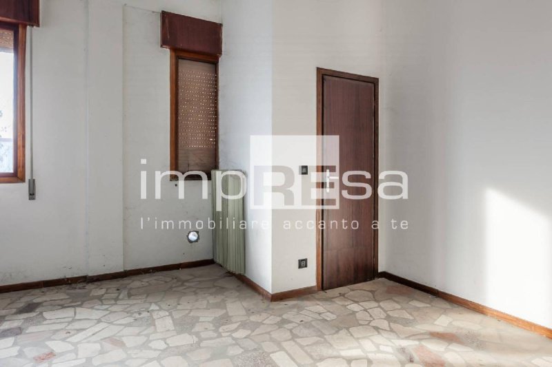 Inmueble comercial en Silea