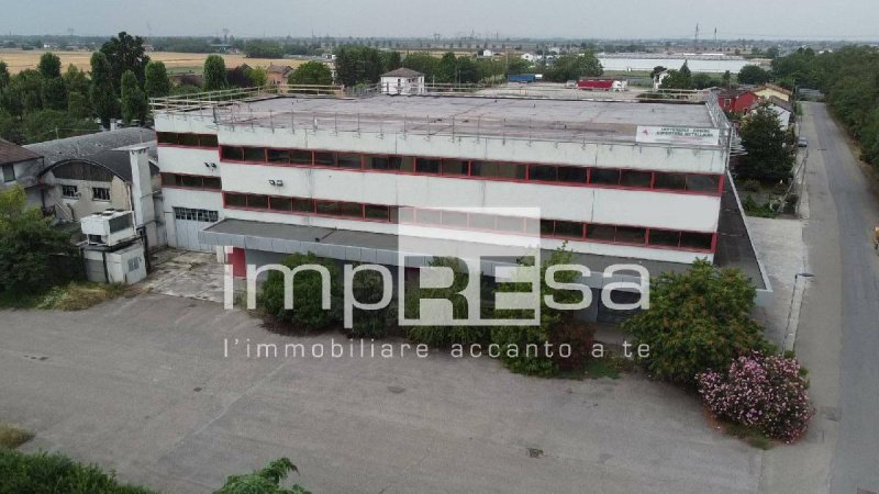 Commercial property in Voghera