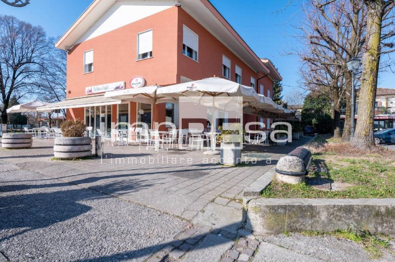 Commercial property in Vazzola