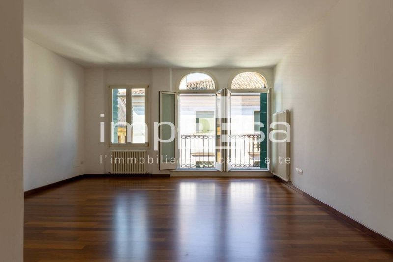 Apartamento em Treviso