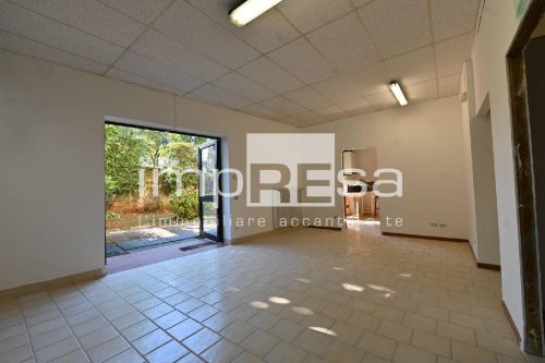 Commercial property in Paese