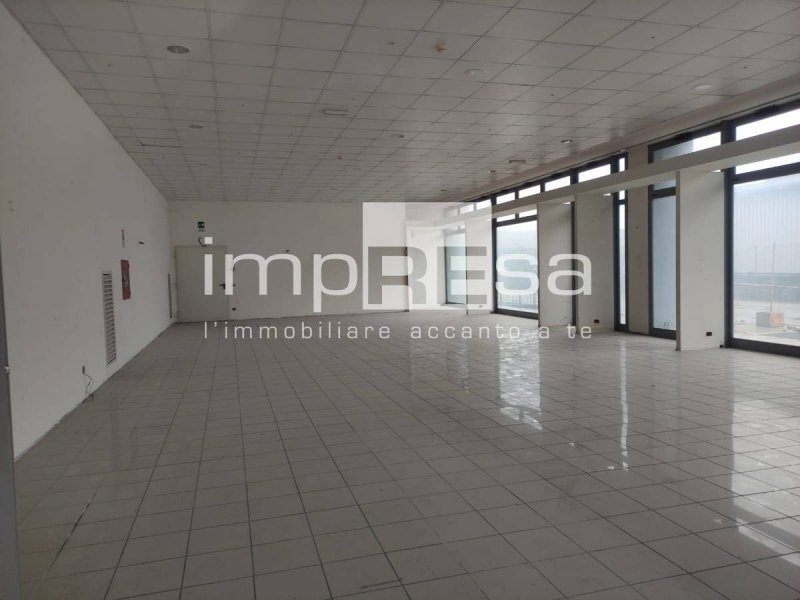 Inmueble comercial en Villorba