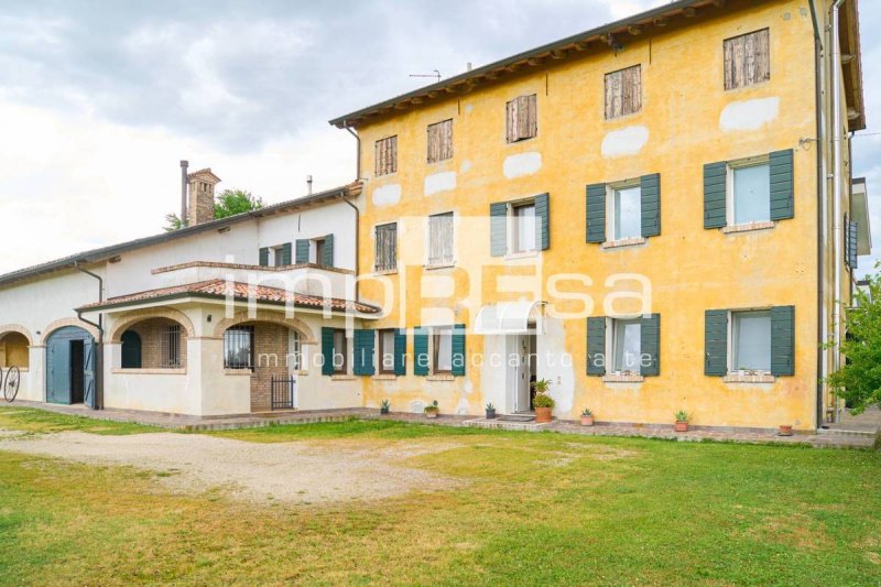 Casa de campo en Roncade