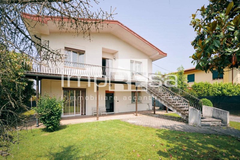 Вилла в Сан-Бьяджо-ди-Каллальта