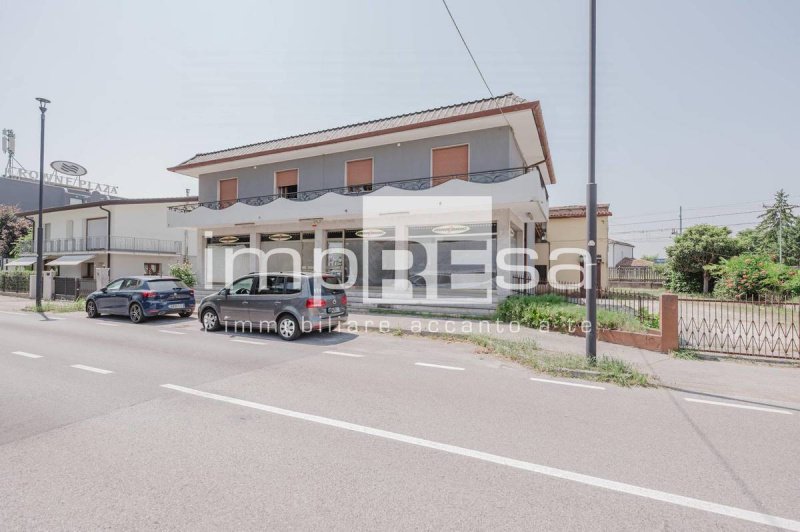 Edifício comercial em Quarto d'Altino