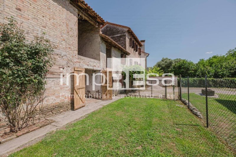 Hus på landet i Maserada sul Piave