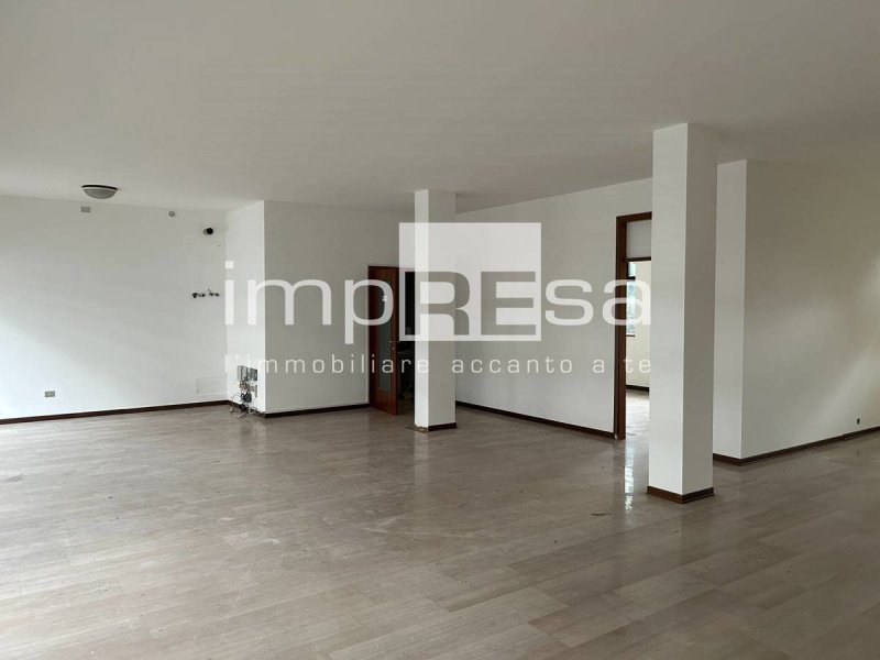 Inmueble comercial en Treviso