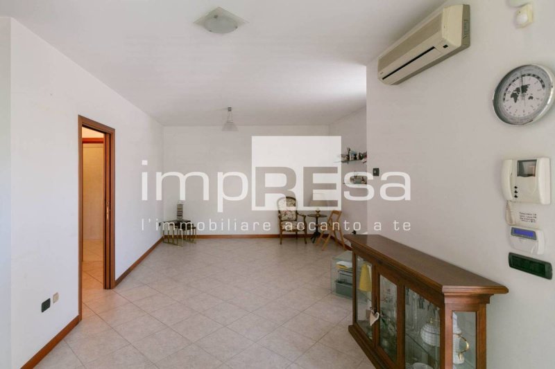 Casa geminada em Mogliano Veneto