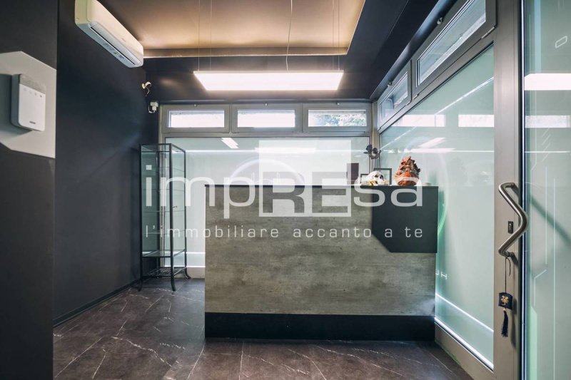 Kommersiell byggnad i Silea