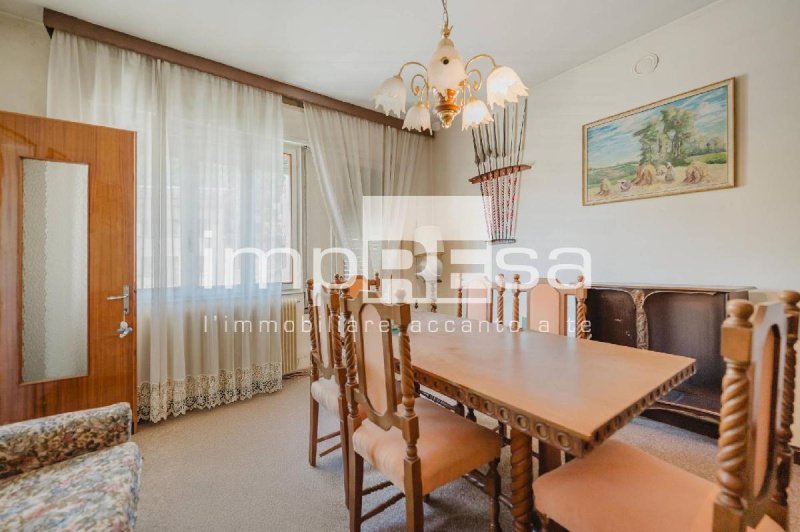 Особняк из двух квартир в Чизон-Ди-Вальмарино