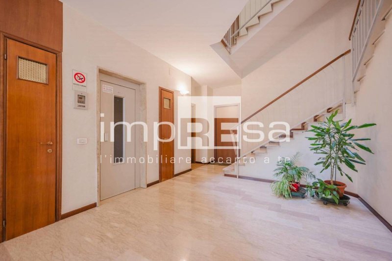 科内利亚诺公寓