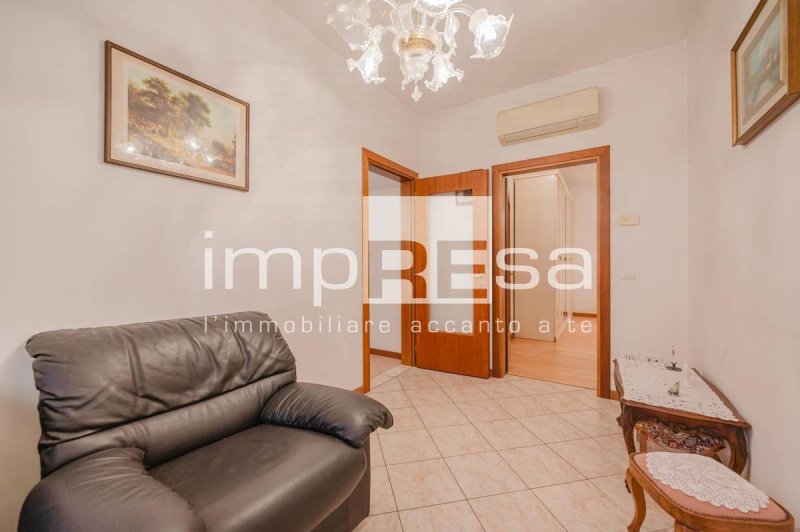 Особняк из двух квартир в Виллорба