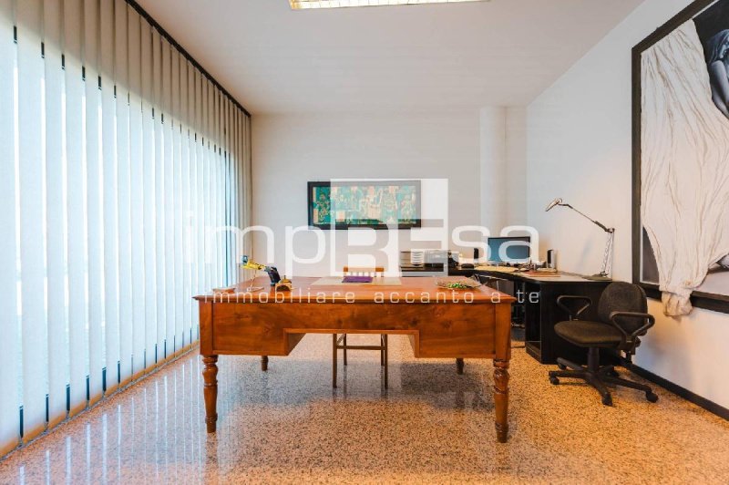 伊斯特拉纳商业房产