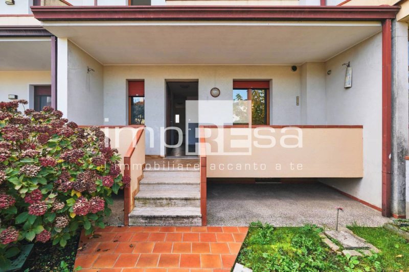 Villetta a schiera a Paese