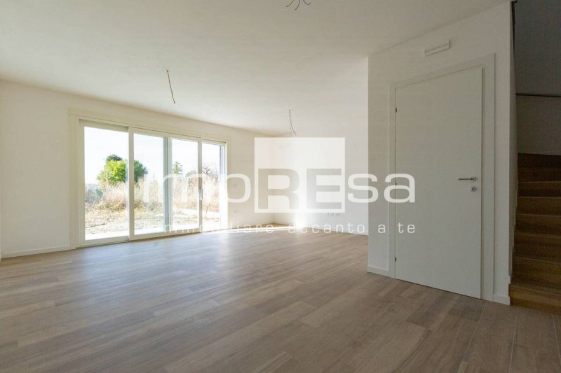 Moradia com terraço em Fiume Veneto