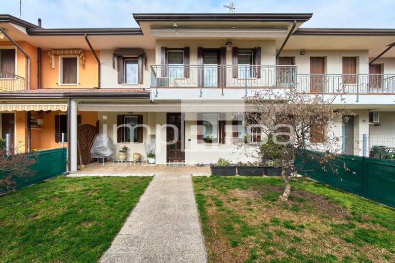 Таунхаус в Спрезиано