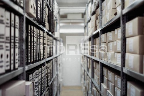 Kommersiell byggnad i Casier