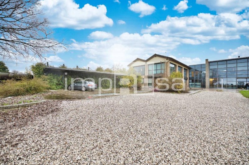 Zakelijk onroerend goed in Susegana