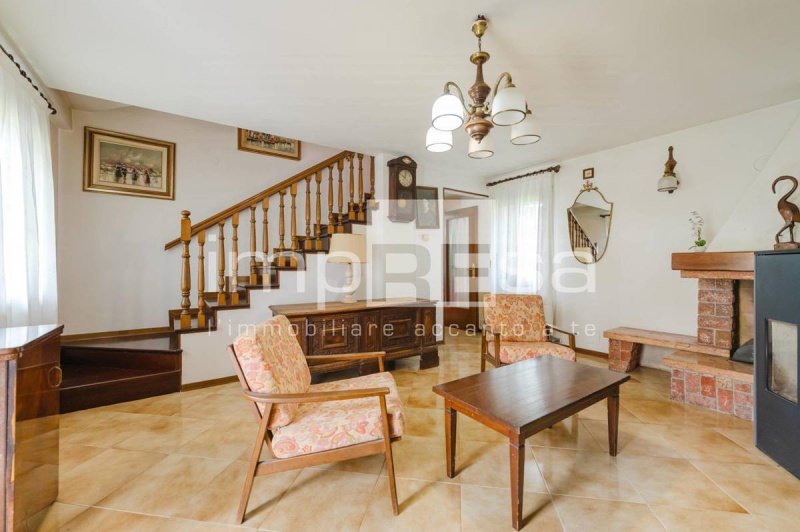 Casa di campagna a Fontanafredda