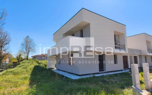 Parhus i Paese