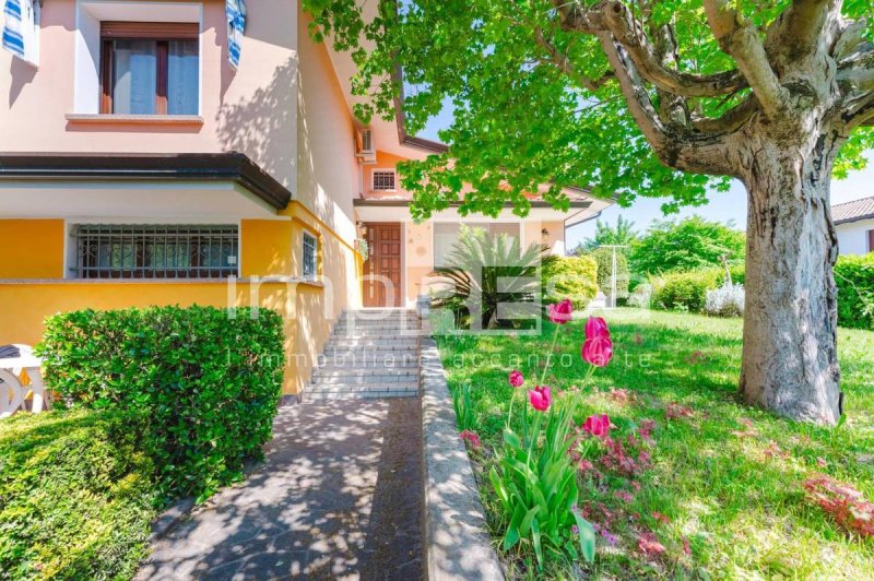 Casa geminada em Fossalta di Portogruaro