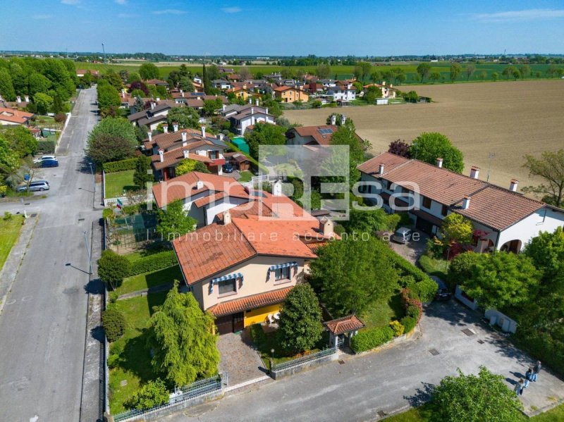Casa geminada em Fossalta di Portogruaro