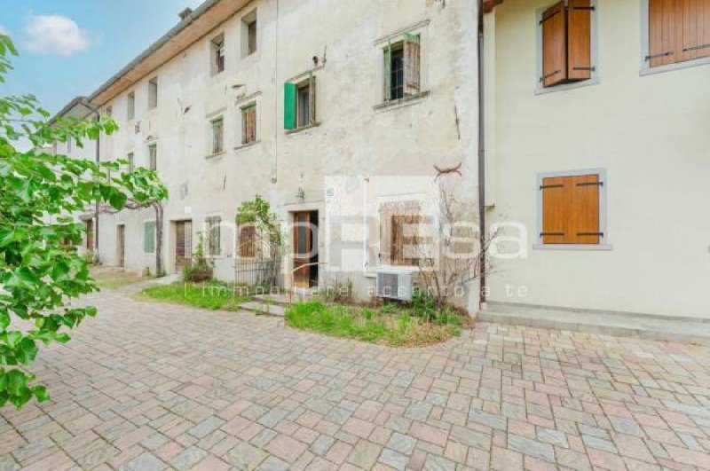 Half-vrijstaande woning in Fregona