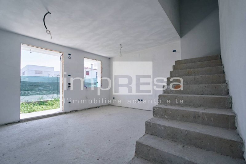Moradia com terraço em Carbonera