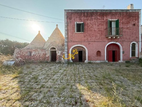 滨海波利尼亚诺乡间房屋