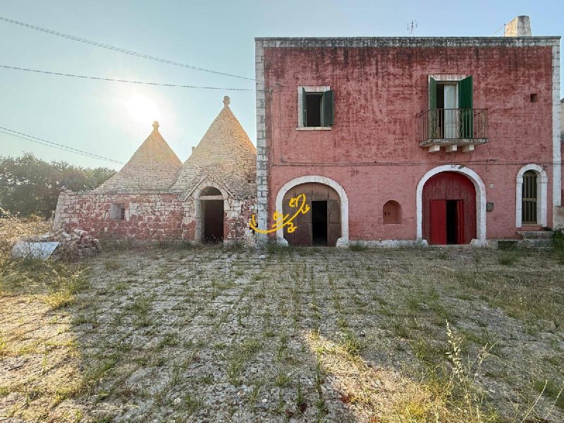 滨海波利尼亚诺乡间房屋