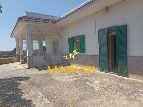 奥斯图尼特魯洛