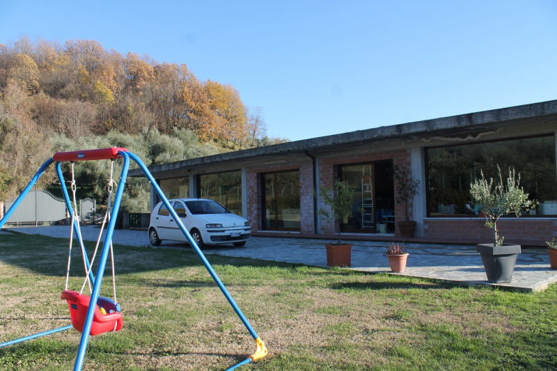Commercial property in Casola in Lunigiana