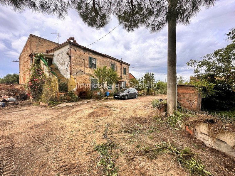 Casa di campagna a Castiglione del Lago