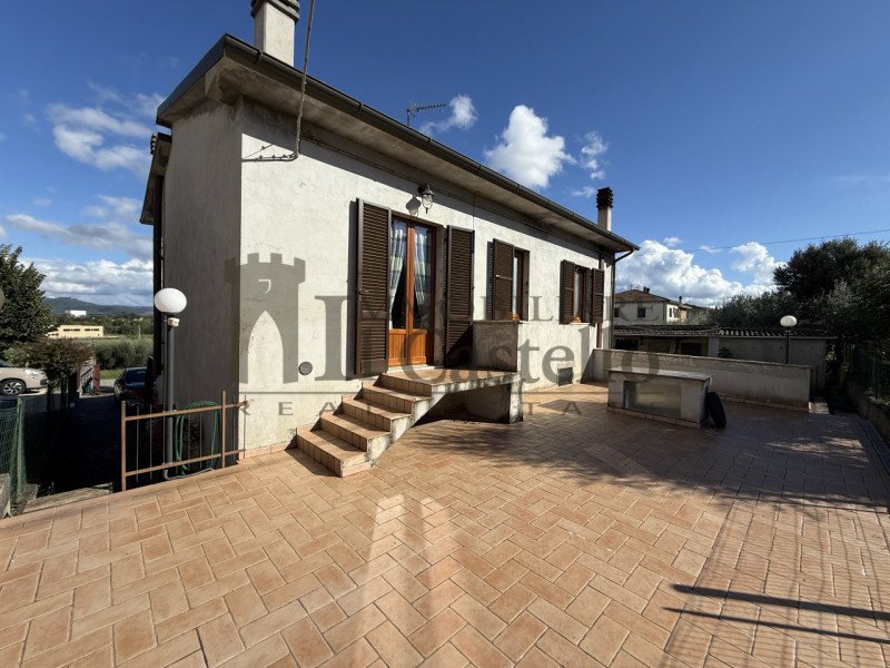 Дом в Кастильоне-дель-Лаго