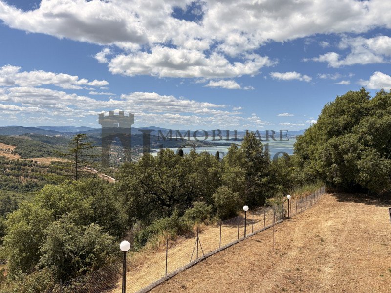 Moradia em Passignano sul Trasimeno