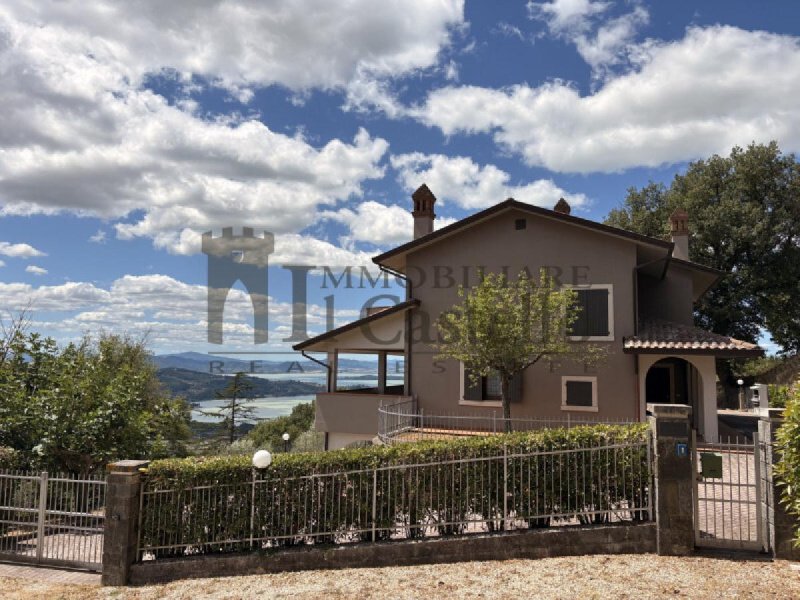 5 Bedrooms Villa for sale in Passignano Sul Trasimeno [804437] | Gate-away®